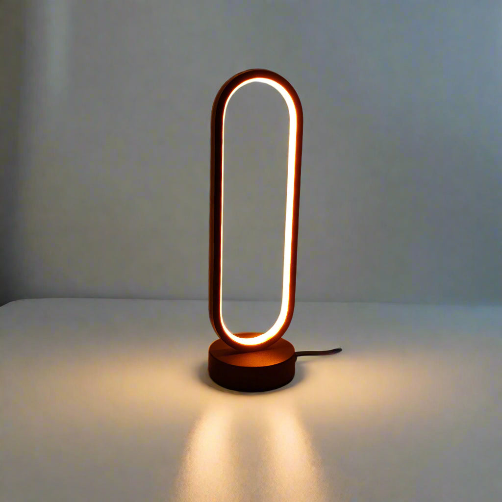 Dæmpbar bordlampe til sengebordet.